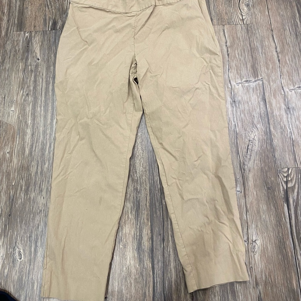 Women’s khaki pants